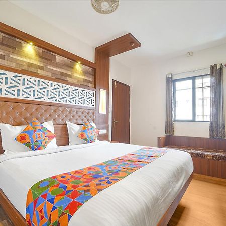Qube Hotel Kochi Exterior foto
