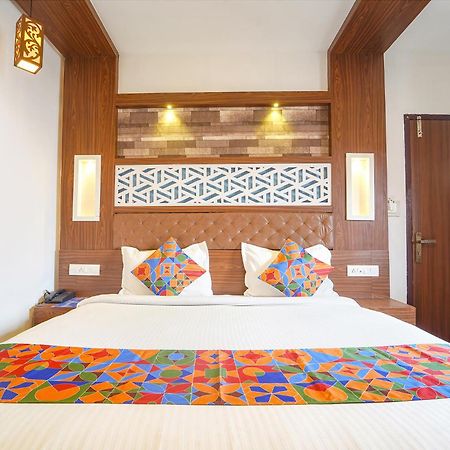 Qube Hotel Kochi Exterior foto