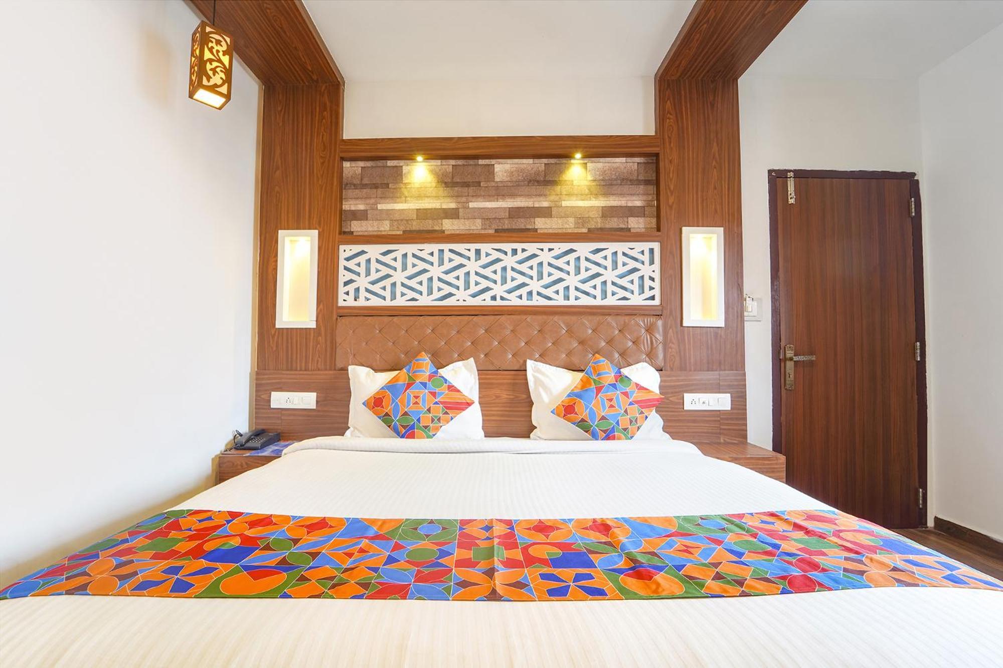 Qube Hotel Kochi Exterior foto