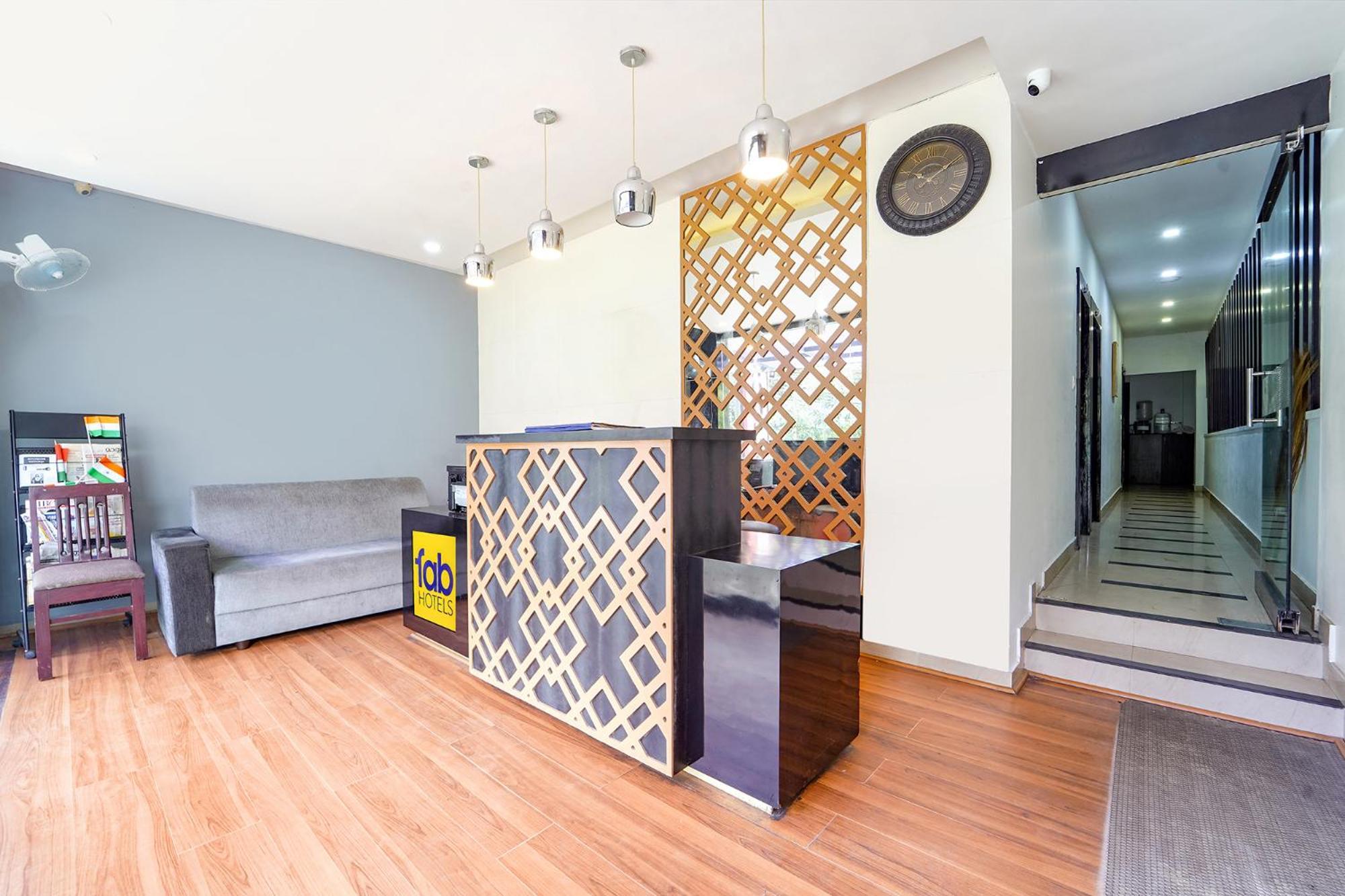 Qube Hotel Kochi Exterior foto