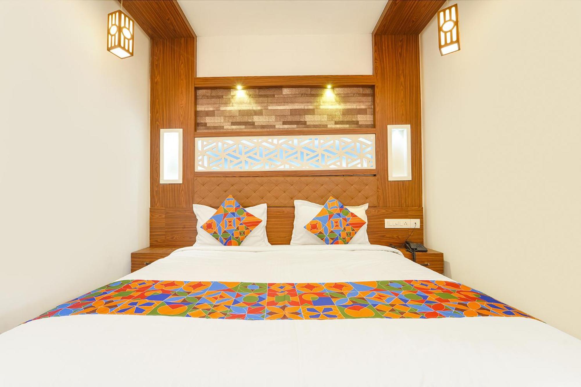 Qube Hotel Kochi Exterior foto