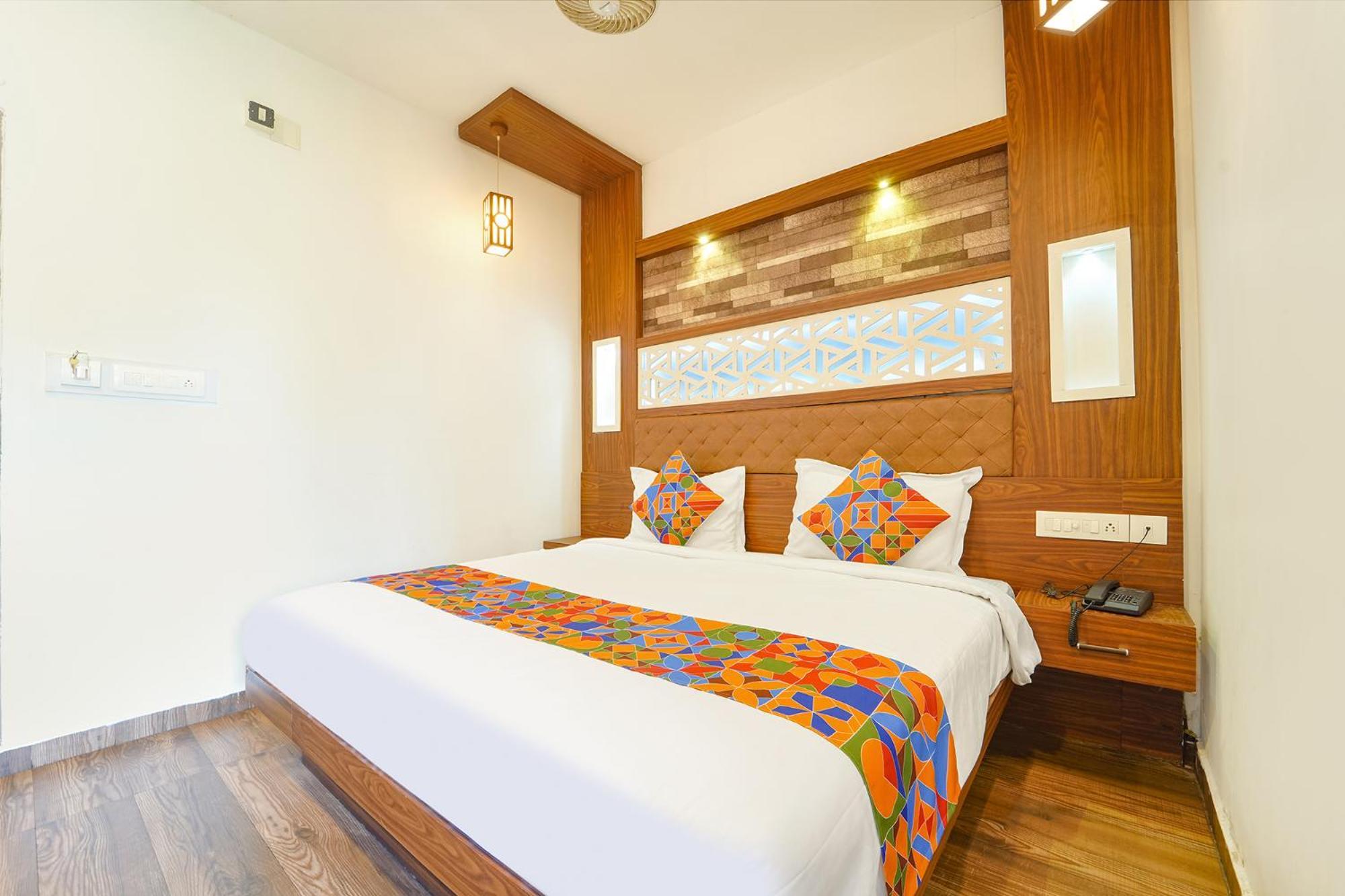 Qube Hotel Kochi Exterior foto